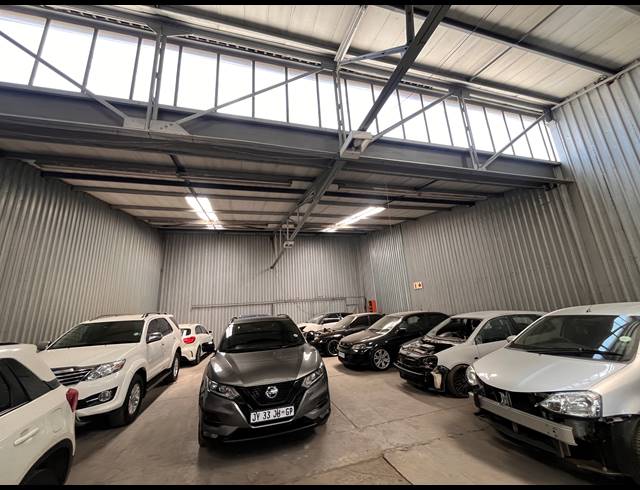 297M² WAREHOUSE TO LET IN ISANDO